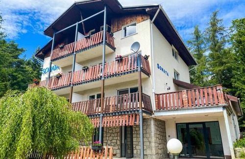 Szklarska Poreba Villa | Willa SONATA, quiet place near main sidewalk. Appartment for 4 persons. App 102.