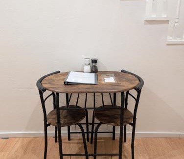 Northeast Neighbors Apartamento | Willamette Cottage