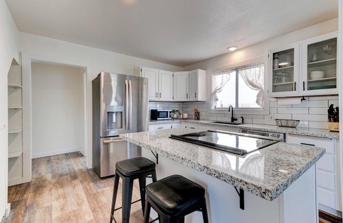 Newberg Casa | Willamette Valley Getaway w/ Backyard Firepit