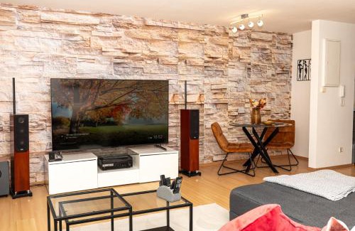 Herrenberg Apartamento | Willkommen im Taros Home - Deluxe Apartment, der Wohlfühl Oase mit Balkon, HiFi Music, Coffee, 3 Betten und Homeoffice Platz