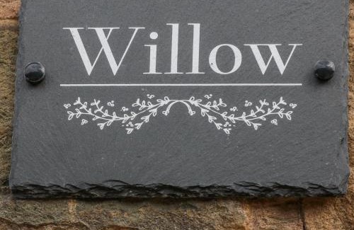Hollow Meadows Casa | Willow Cottage