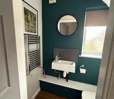 Hoylandswaine Casa | Willow falls
