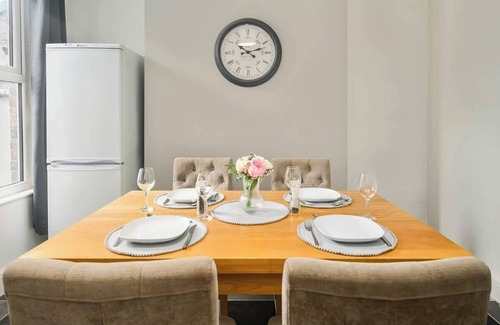 Croham Casa | Willow House - 2-Bedroom House In Merseyside