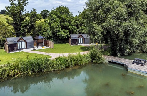 Thorpe Cabaña | Willow Lodge At Bridge Lake Farm & Fishery