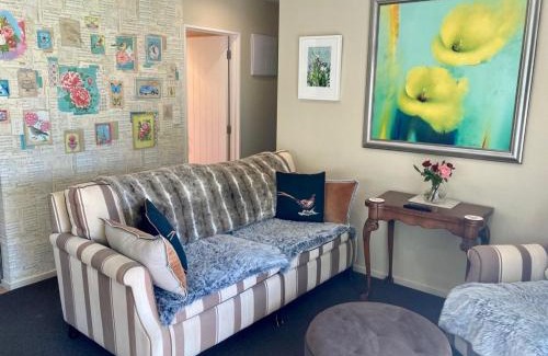 Lincoln Casa | Willow Tree Cottage