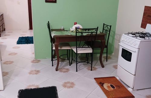 Reading Casa | Willow tree
