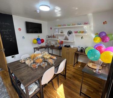 Yeading Casa | Willow Tree Retreat Airport Friendly 3BR House, with Garden & Office