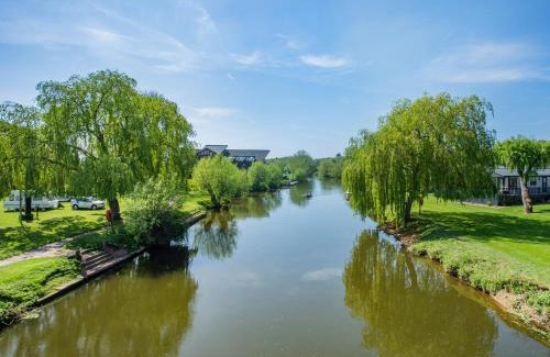 Tiddington Casa | Willowbank Lodge
