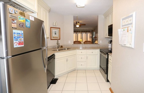 Southern Shores Condominio | Dog-friendly Soundside 2 BR condo w/community pool and sound access