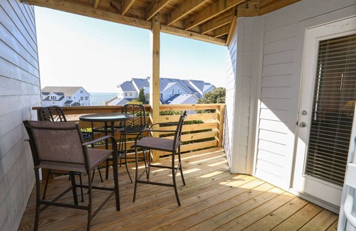 Southern Shores Condominio | Dog-friendly Soundside 2 BR condo w/community pool and sound access