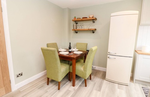 Corbridge Cabaña | WILLOWS, pet friendly, with open fire in Corbridge