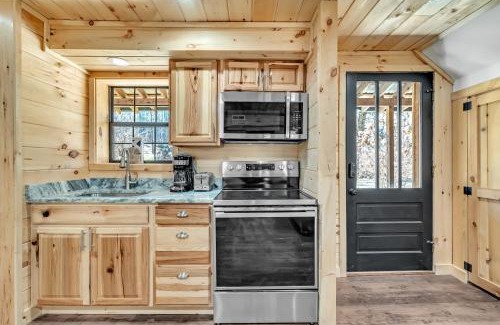 Cosby Casa | Wills Barn 2 Queen bedrooms - private 36-acre resort with 6 homes amazing waterfall