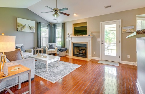 Murraysville Casa | Wilmington Vacation Rental: Near Beach & Pier!