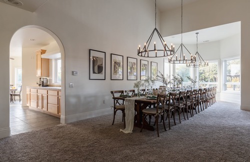 Temecula Villa | Wilson Creek Manor By AvantStay | Sleeps 10! Amazing Estate w/ Pool & Game Room