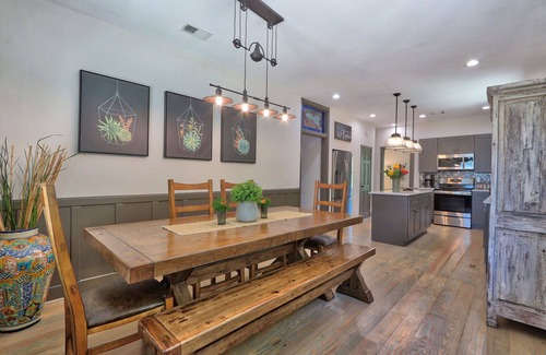 Wimberley Cabina | Wimberley Hill Country Retreat | Sleeps 31, Firepits, Cabins & Scenic Views