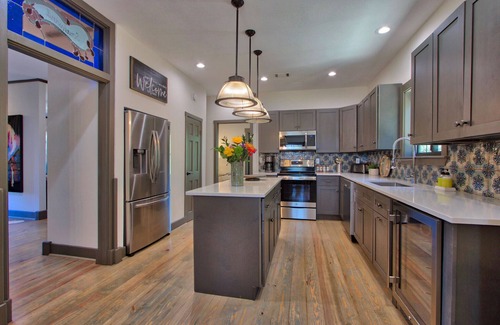 Wimberley Cabina | Wimberley Hill Country Retreat | Sleeps 31, Firepits, Cabins & Scenic Views