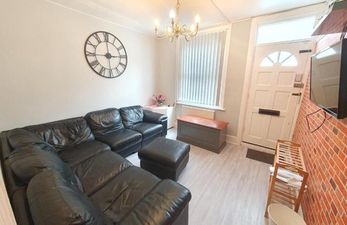 Luton Casa | Wimborne House, 3BR, Airport, M1, 6 beds