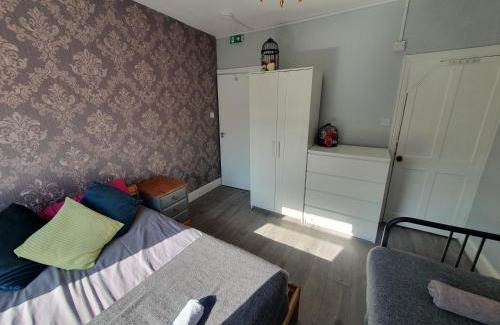 Luton Casa | Wimborne House, 3BR, Airport, M1, 6 beds