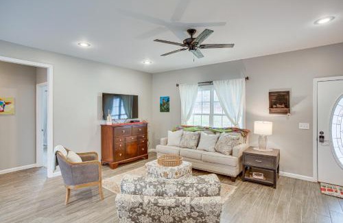 Winchester Casa | Winchester Home with Deck Less Than 1 Mi to Tims Ford Lake!