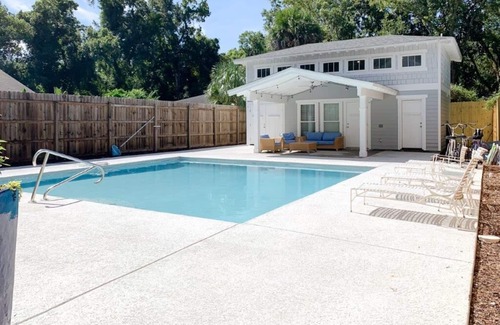 Demere Park Casa | Wind Down Pool Side in your Private Oasis at Ava Mae Cottage