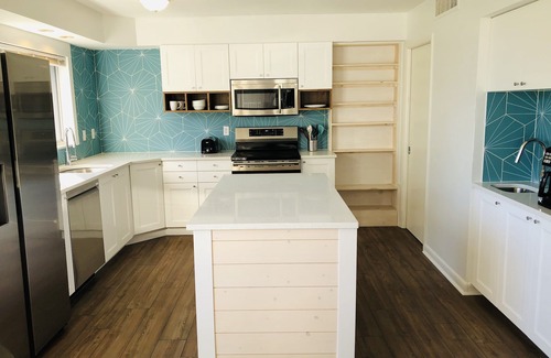 Sanibel Condominio | Wind + Tide 70" TV, Two King Suites, 2 Bikes, Beachfront Complex!