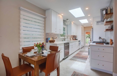 Beach Barber Tract Cabaña | Windansea Beach House - beautifully updated 2 bedroom cottage by the beach