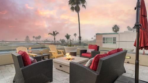 Beach Barber Tract Casa | Windansea by AvantStay Private Rooftop Patio 2 blocks to Beach Town