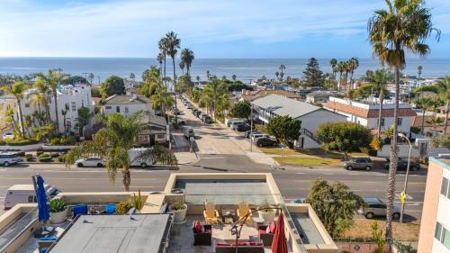 Beach Barber Tract Casa | Windansea by AvantStay Private Rooftop Patio 2 blocks to Beach Town