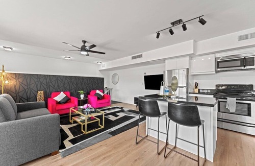 Brown and Stetson Business Condominio | Windfield Condo in the Entertainment District