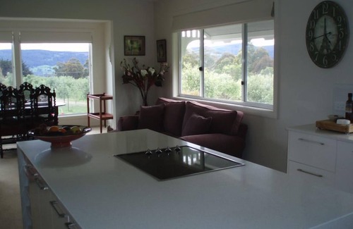 Lower Wattle Grove Casa | Windflowers Cottage B & B