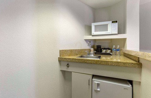 Surprise Original Townsite Hotel | Windmill Suites Surprise - Phoenix, Ascend Hotel Collection