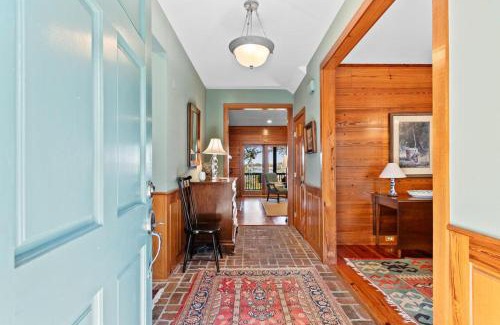 Georgetown Casa | Windows on the Water