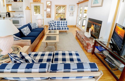 Chincoteague Casa | Windshadow - Waterfront; Pet friendly!