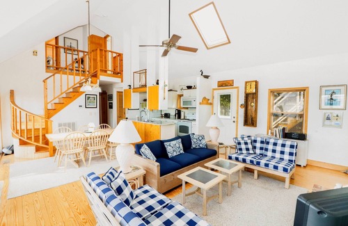 Chincoteague Casa | Windshadow - Waterfront; Pet friendly!