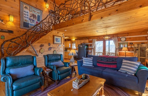 Boone Cabina | Windsong - long range views, pet friendly, fireplace