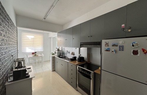 Vouliagmeni Apartamento | WINDSOR PLACE - Large Private Apartment, Sleeps Up To 7