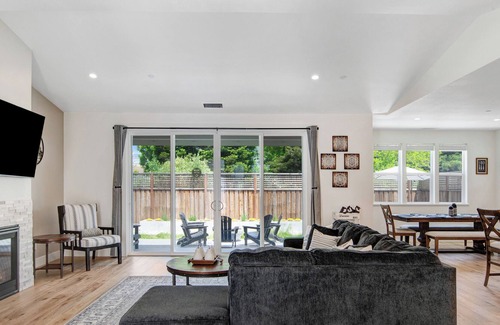Windsor Casa | Windsor Wine Country Farmhouse