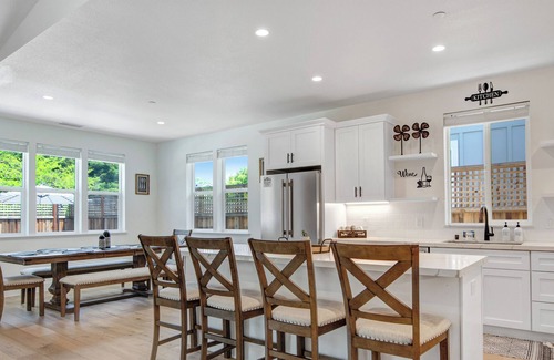 Windsor Casa | Windsor Wine Country Farmhouse