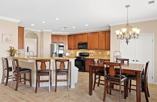 Greenacres Casa | Windward Bay Executive 3BR Office Home Pool