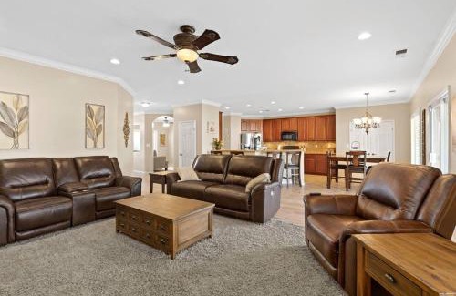 Greenacres Casa | Windward Bay Executive 3BR Office Home Pool