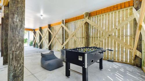 Folly Beach Casa | Windward House by AvantStay Walk to Beach Restaurants Saltwater Pool
