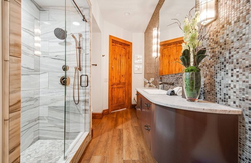 Sapphire Cabina | Windy Hill Lodge, A LUXURIOUS ESTATE