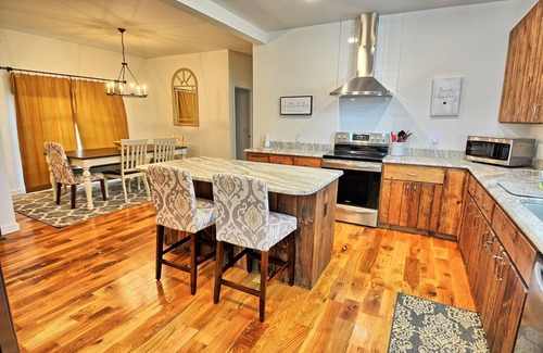 Todd Chalet De Esquí | Windy Mtn Dreams-Open for Bookings! Pool Table, EV Car Charger