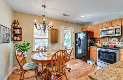 Lexington Casa | Wine and BBQ Trail Fun Home with Hot Tub in Lexington
