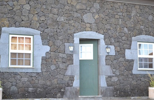 Praia da Vitoria Casa | Bodega Mendes Porto Martins