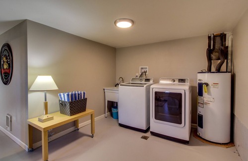 Dundee Casa | ¡NUEVO LISTADO! Adecuado para perros, casa de campo con vino y sala de juegos, jacuzzi y vista al valle
