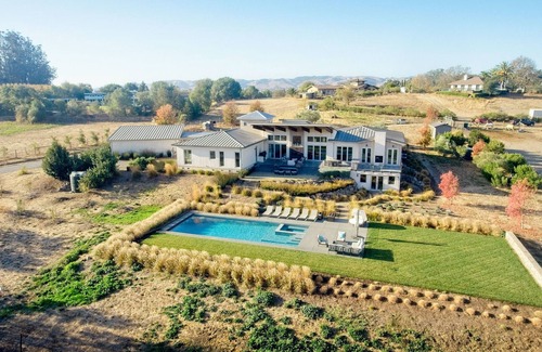 Sonoma Casa | Finca privada de viñedos de Carneros que incluye mayordomo / chef / servicio de limpieza con personal.