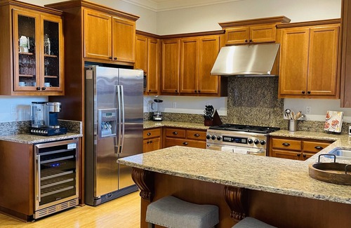 St. Helena Casa | Wine country retreat within walking distance of restaurants, wineries and more