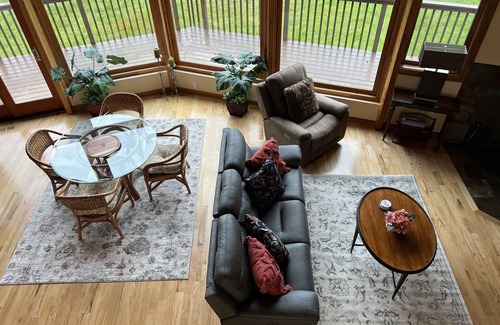 Hillsboro Casa | Wine Country Tree House! Come and explore wine country in the North West!