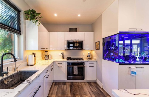Riebli-Wallace Neighborhood Group Casa | Wine Country Villa, Hot Tub & Pet Friendly